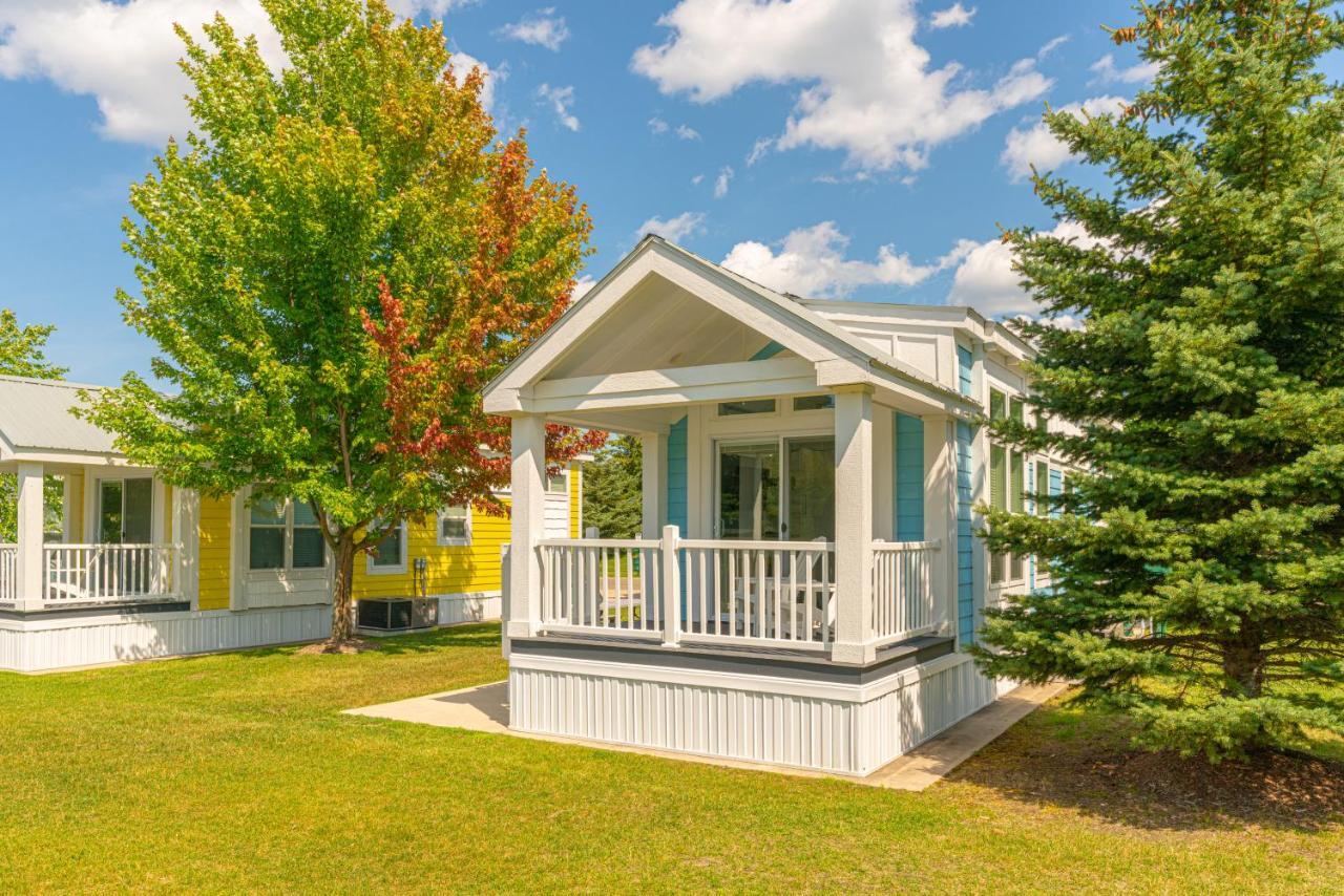 Hotel Sun Outdoors Petoskey Bay Harbor Exterior foto