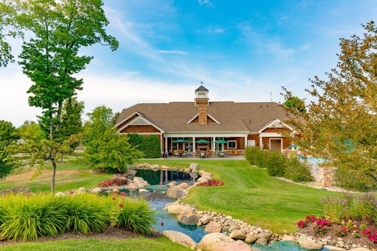 Hotel Sun Outdoors Petoskey Bay Harbor Exterior foto